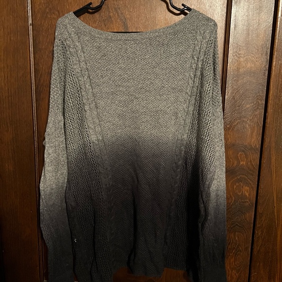 American Eagle Sweater - Picture 3 of 4